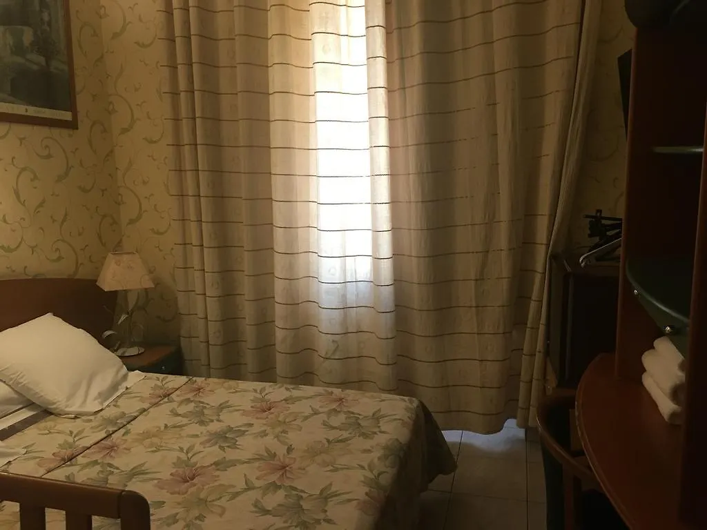 Hotel Relax Marseille 0*,